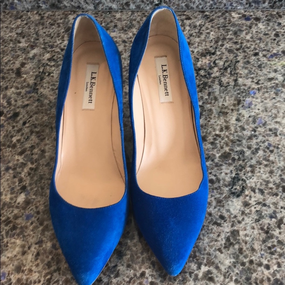 Royal blue low heel pumps